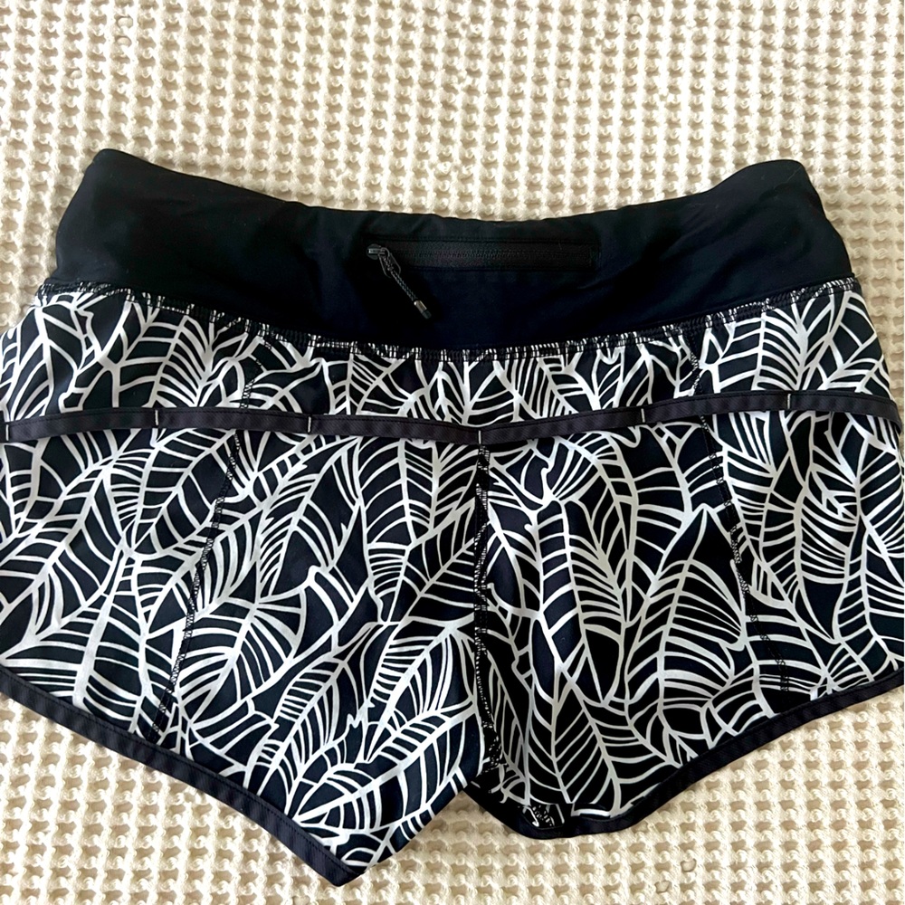 Lululemon running short